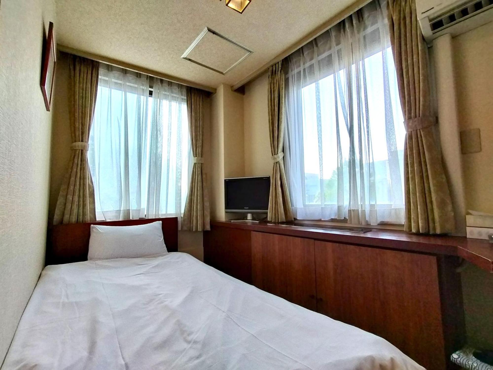 Tabist Business Hotel Takizawa Takasaki Station Nishiguchi Экстерьер фото